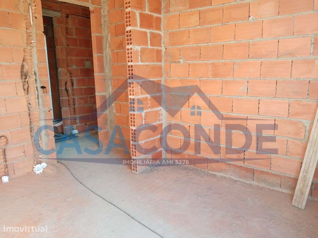 Moradia Isolada Térrea V3 C/Piscina e Garagem-9