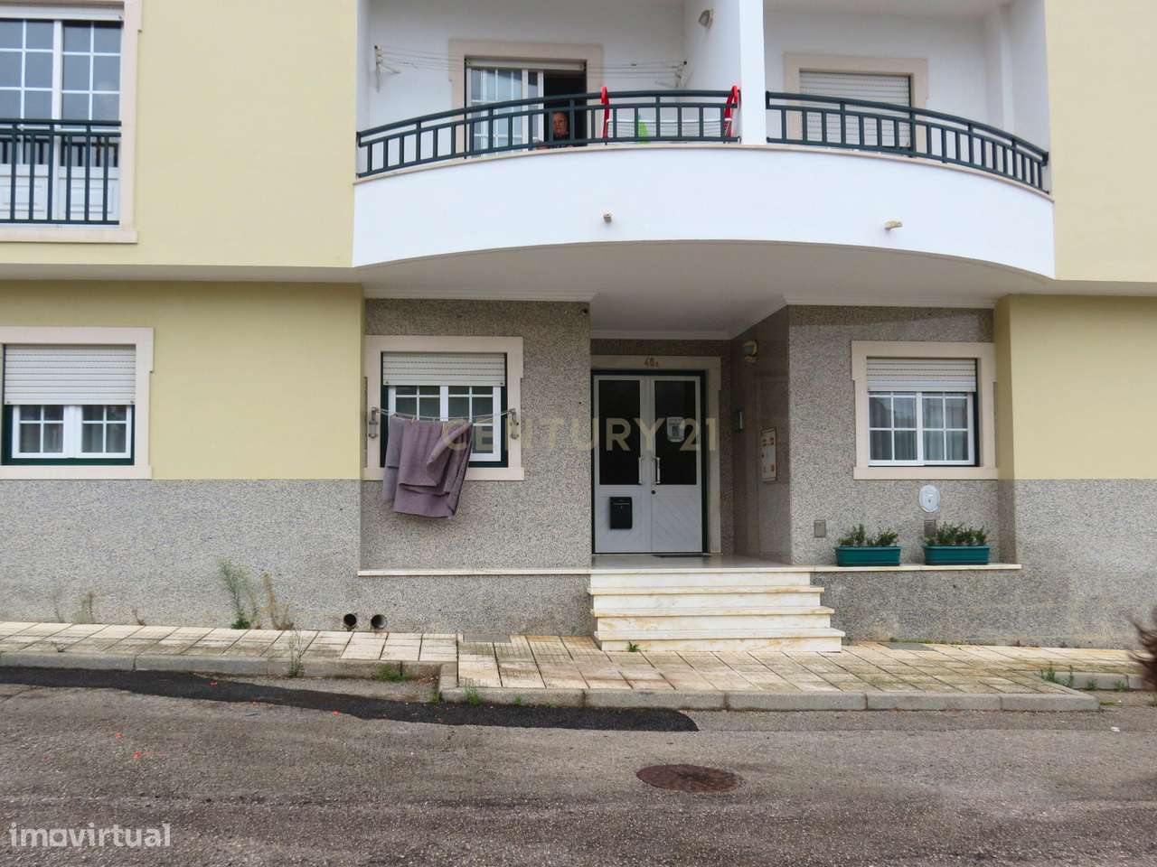 Apartamento T2 em Alcainça com garagem e estacionamento privado - Grande imagem: 4/22