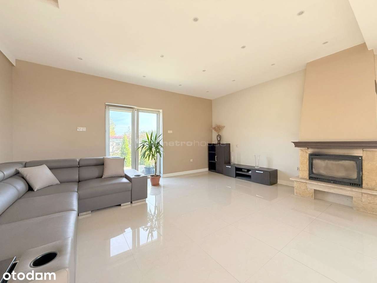 Gotowy dom 2019: kominek, podłogówka, światłowód-3