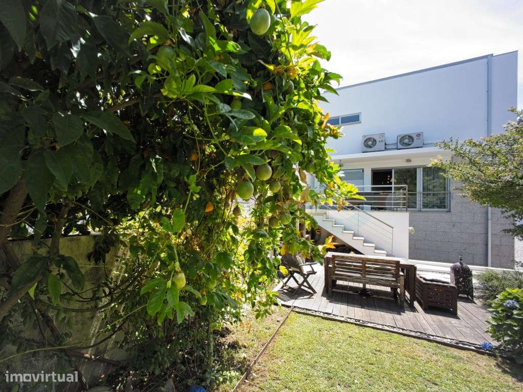 Moradia T3 em Vale S. Cosme- Piscina e jardim privativo-34