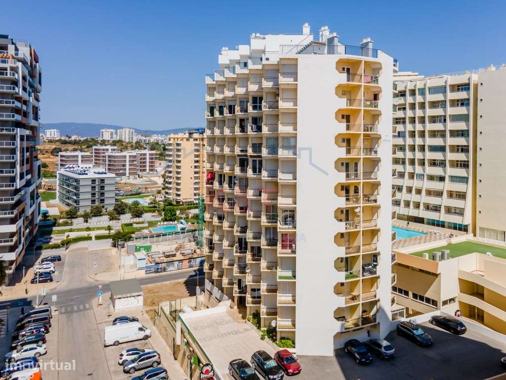 T2 remodelado na 1ª linha da Praia da Rocha-33