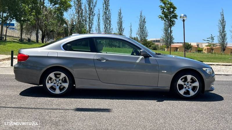 BMW 320 d Exclusive Auto - 11