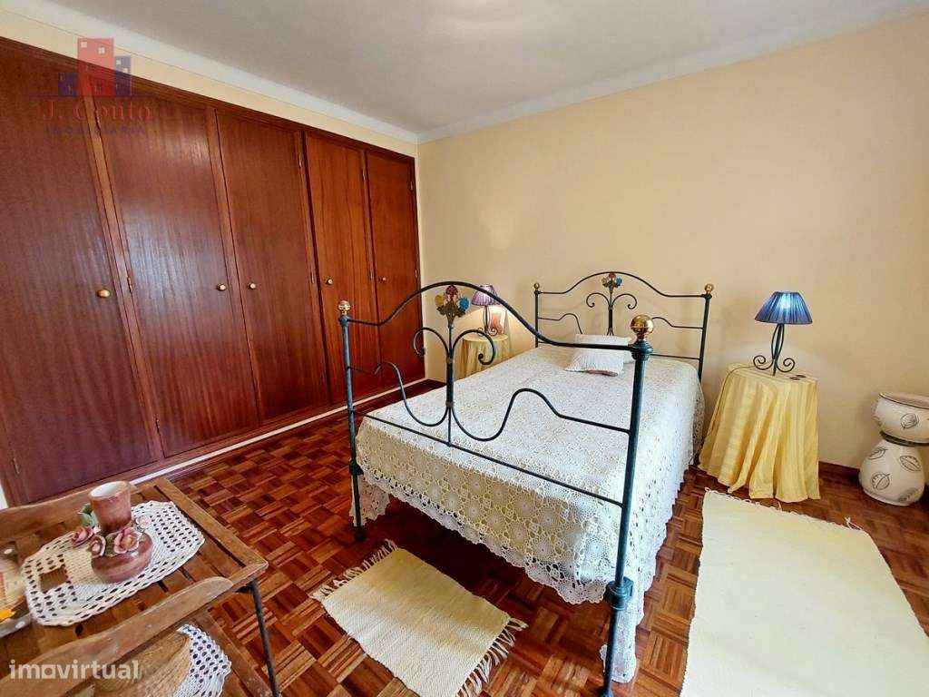 Quintinha com 14.000m2 de terreno com mina de água e árvores de fruto.-28