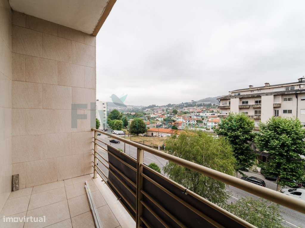 Excelente Apartamento T4 com Suite e Lugar de Garagem para 2 Carros-51
