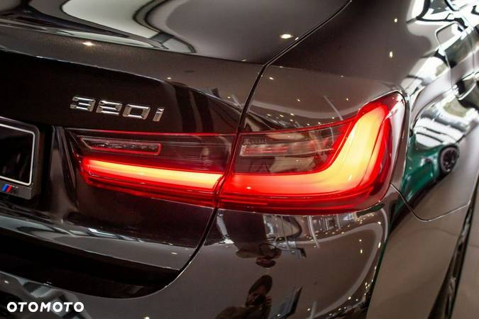 BMW Seria 3 320i - 8