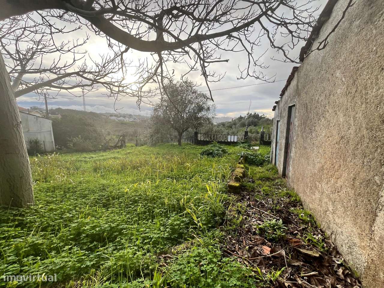 Terreno de 601 m2 com moradia T5 em Santa Clara, Coimbra - Grande imagem: 4/27
