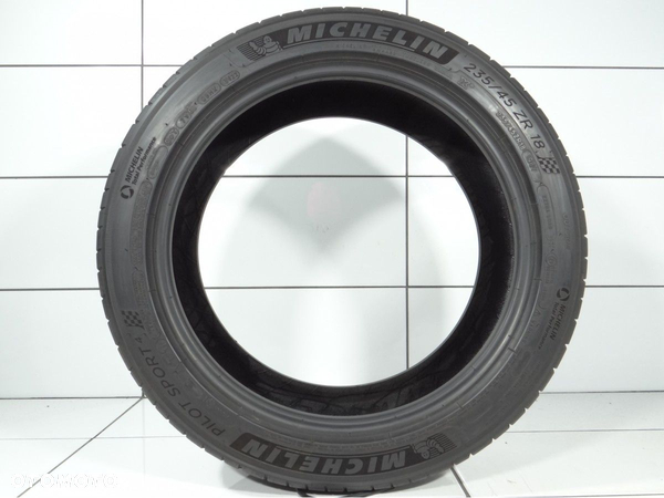 Opony letnie 235/45R18 98Y Michelin - 3