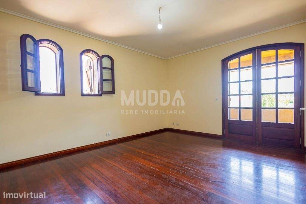 Oportunidade em Azurva – Moradia Isolada com Grande Terreno!-26
