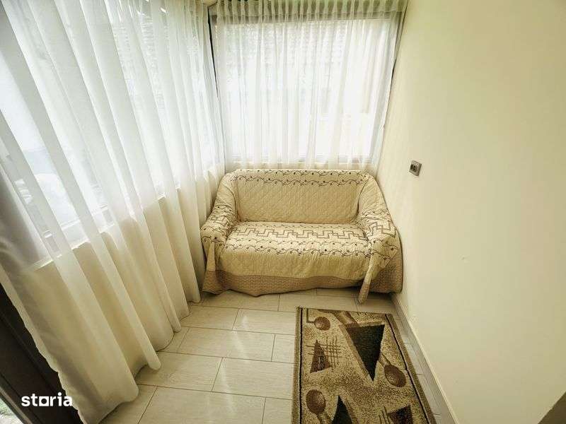 Casa de vanzare - Imagine principală: 4/8