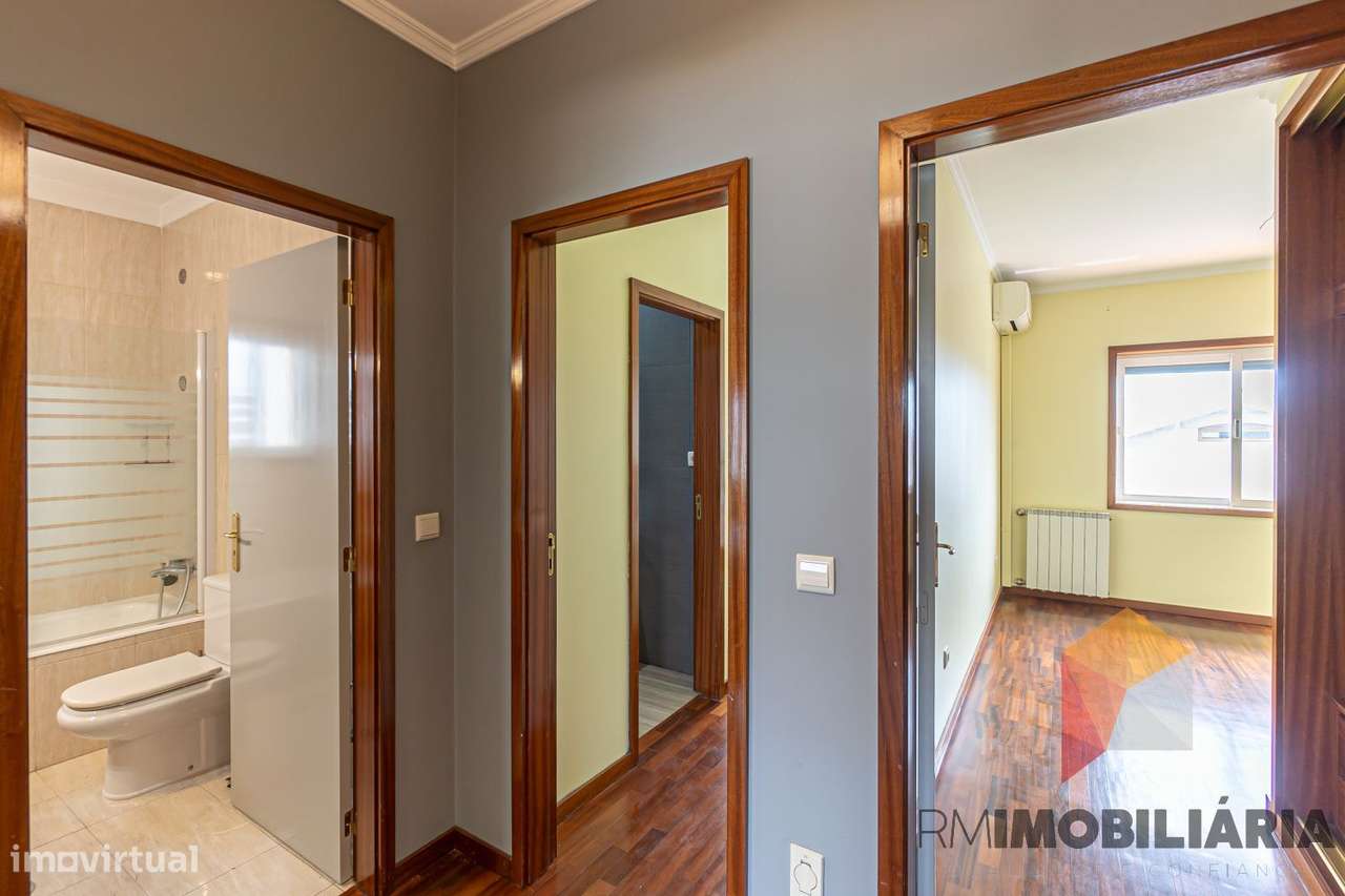 Moradia T4 em Fânzeres-22
