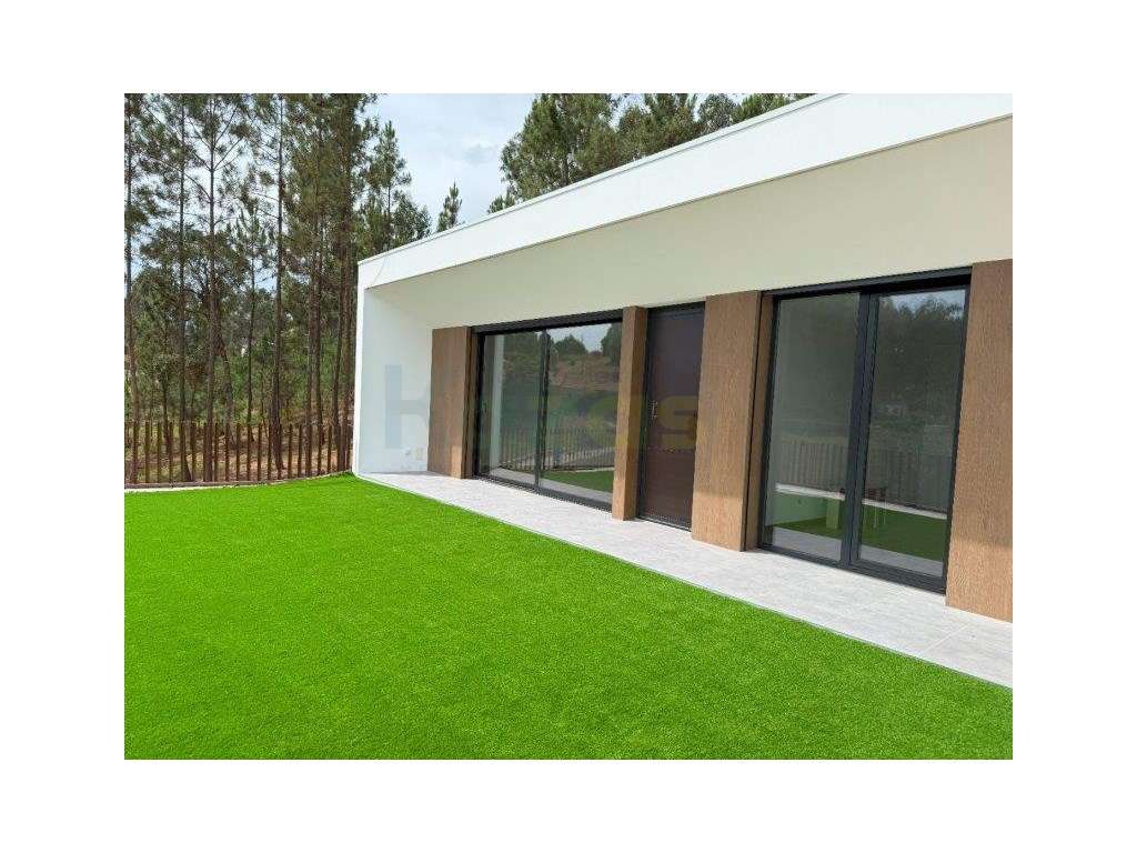 Moradia Individual, Térrea T3+1, em fase final de Construção.-3