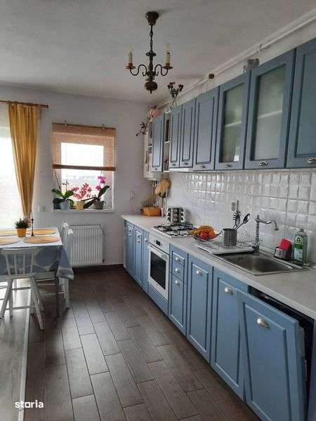 Vand casa gata de locuit, situata in Cartier Izvor, cu teren - Imagine principală: 4/8