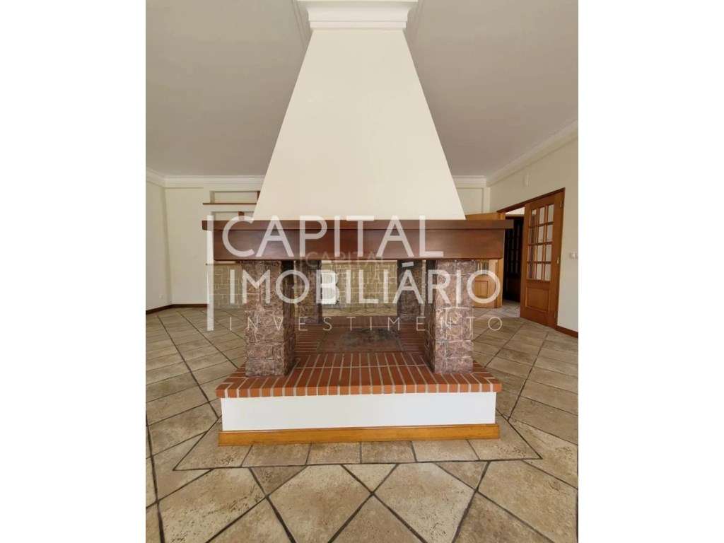 Moradia isolada V3+2 situada nas Caixas em Sesimbra com Piscina-13