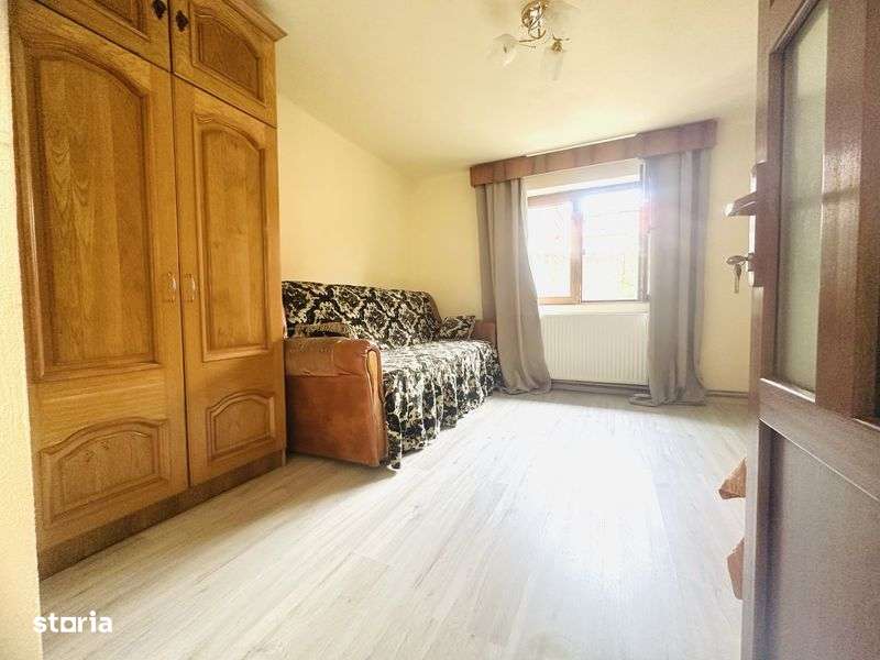 Casa de vanzare - Imagine principală: 5/8