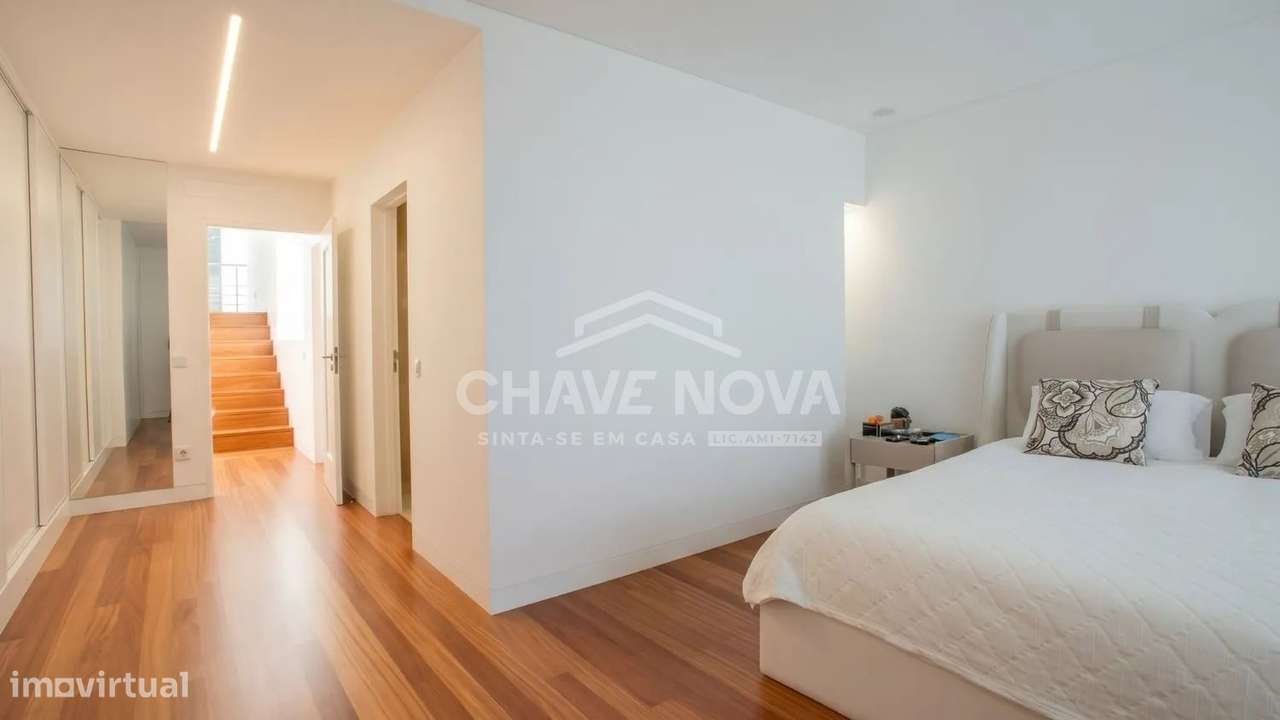 Moradia T3 com 4 casas de banho e piscina na Madalena-18