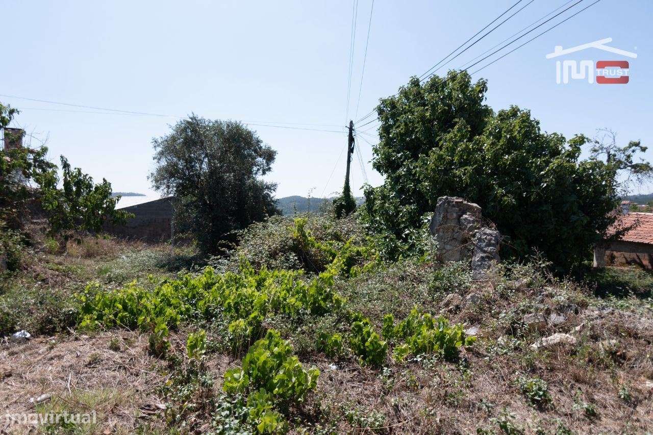 Moradia em ruina - Grande imagem: 2/8