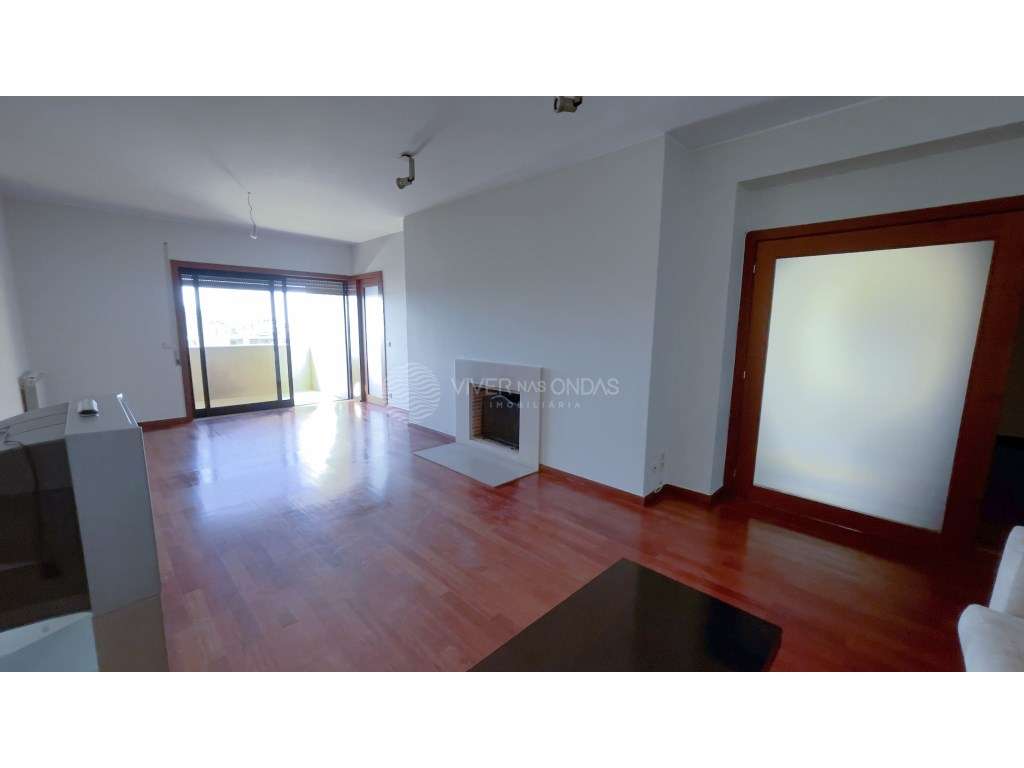 Apartamento T4 com varandas e box | Último piso | Cinco minutos da ... - Grande imagem: 3/33