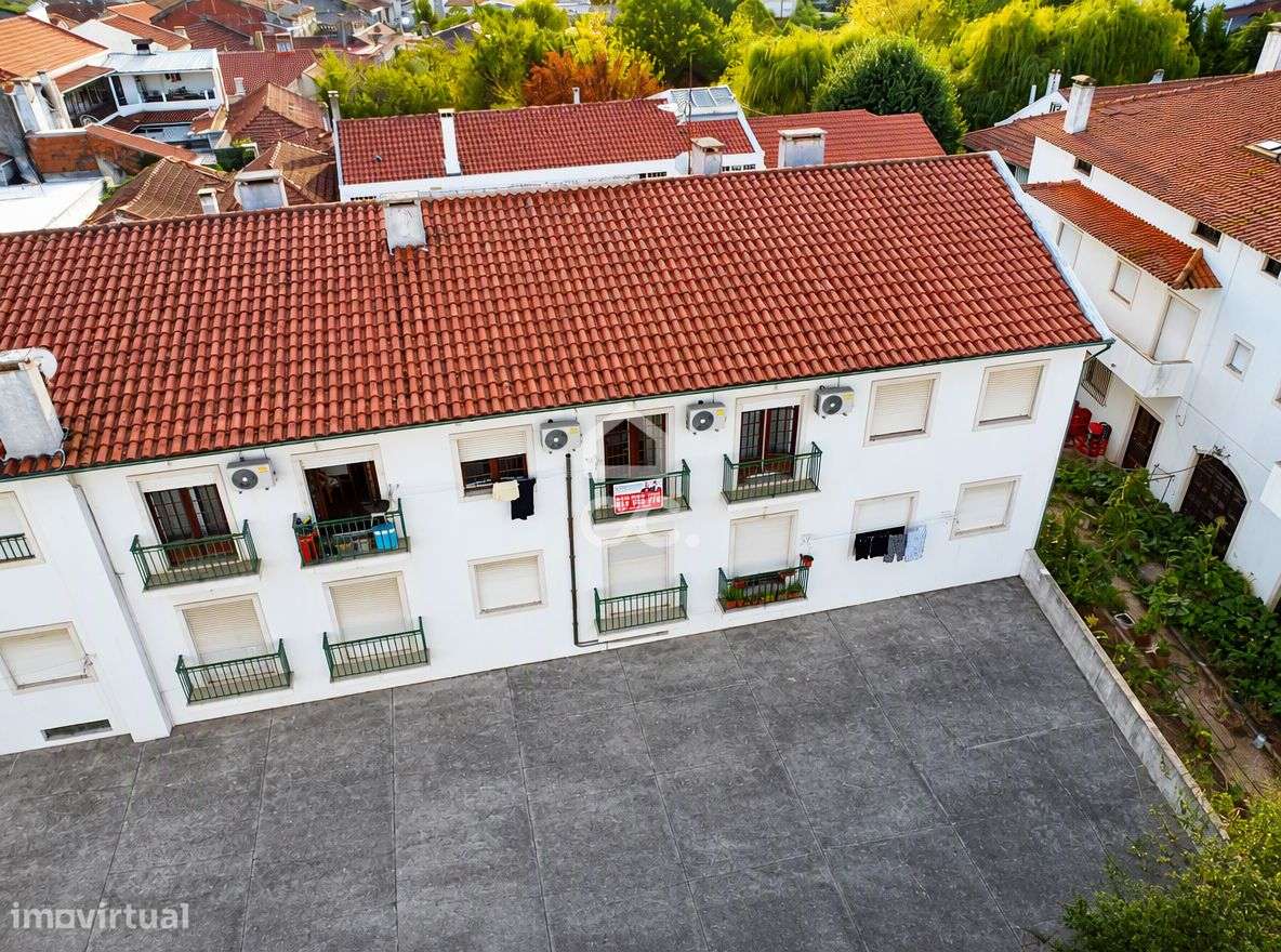 Apartamento T3 usado com 2 wc´s, varanda e ar-condicionado no Avelar.-16