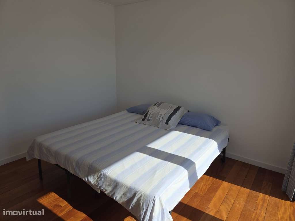 Moradia T5 com Terraço e Piscina-43