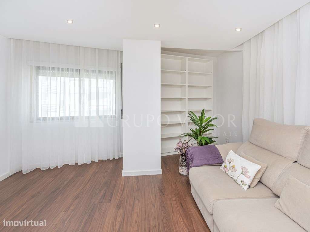 Apartamento T2 Remodelado | Cavaleira | Algueirão-Mem Martins-24