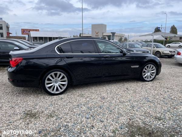 BMW Seria 7 730d - 31