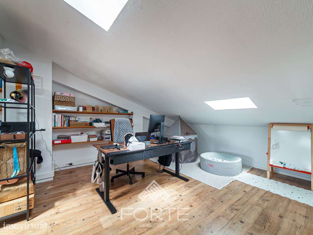 Apartamento T3 Duplex no centro de Espinho-26