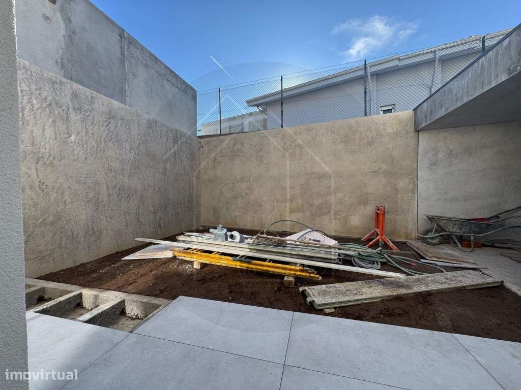 Moradia Nova T2 | 2 Suites | Pronta em Janeiro | Valbom-8