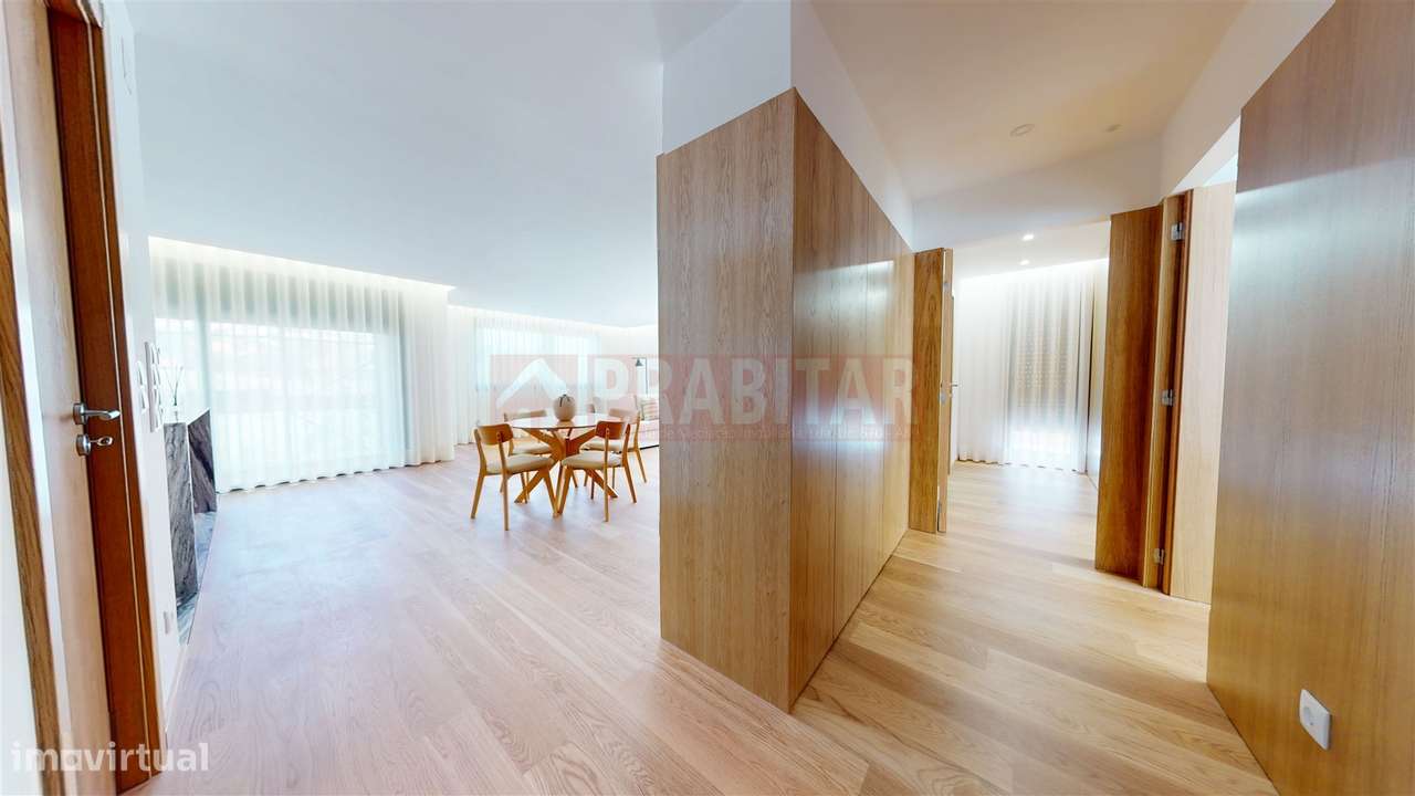 APARTAMENTO T4 DUPLEX NOVO COM TERRAÇO NA COBERTURA À SOLUM - CEDRO RE-4