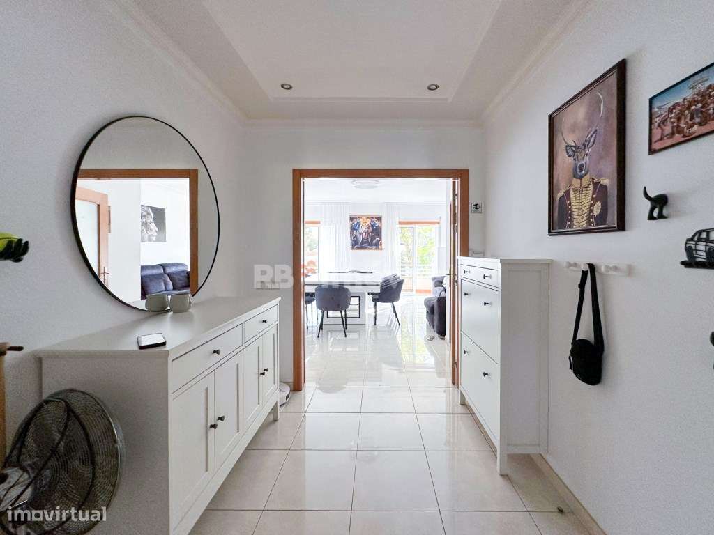 Apartamento T3 c/ Garagem, Sótão e 2 Varandas - Santarém-37
