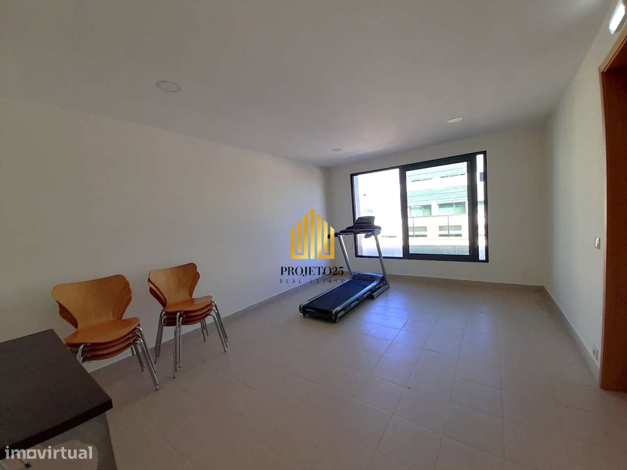 T3 NOVO de Luxo com área bruta de 170m2, junto ao centro e ao Metro!-31