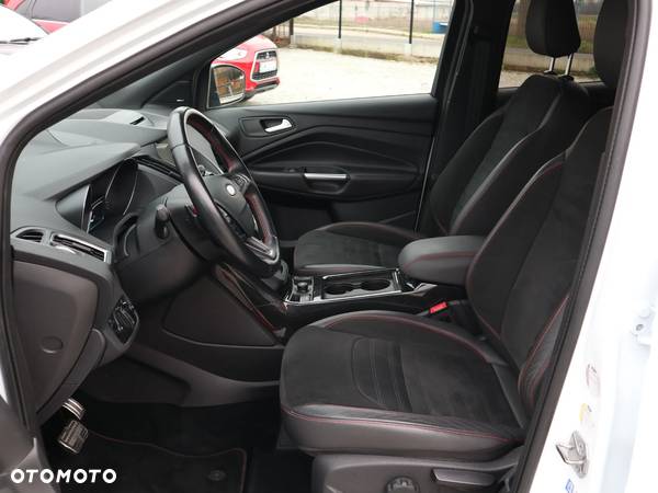 Ford Kuga 2.0 TDCi 4x4 ST-Line - 11