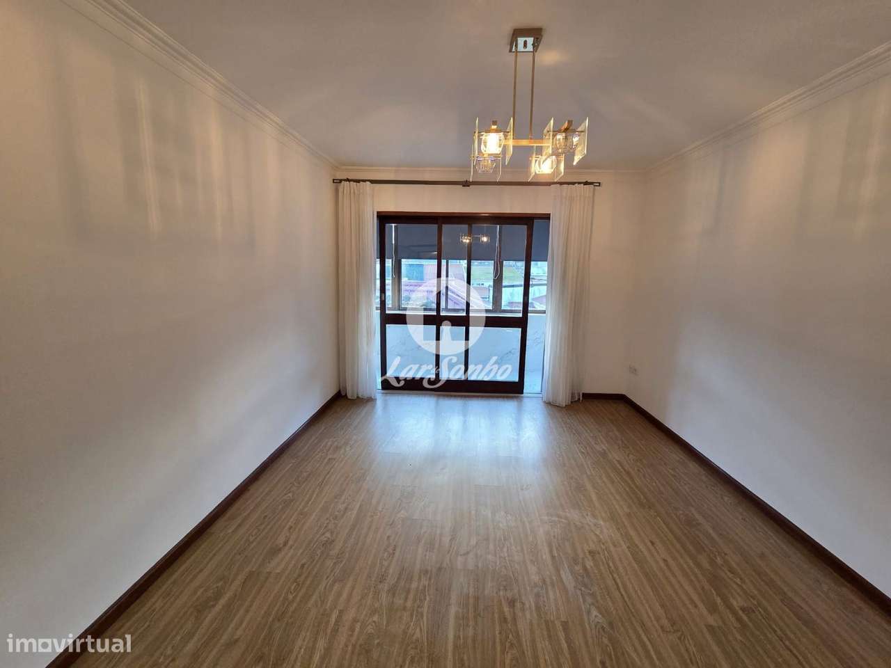 T3+1 completamente renovado e com localização privilegiada, junto a... - Grande imagem: 3/14