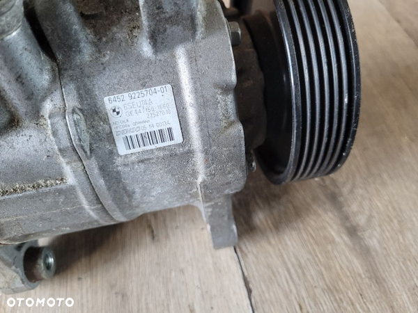 Sprężarka kompresor klimatyzacji BMW E90 E91 E92 X3 F25 2,0 D 9225704 9225704-01 - 2