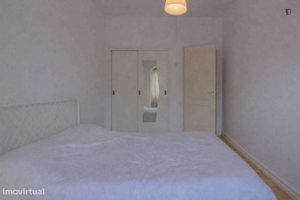 Quarto - localizado em Estrela Lisbon - Grande imagem: 5/10