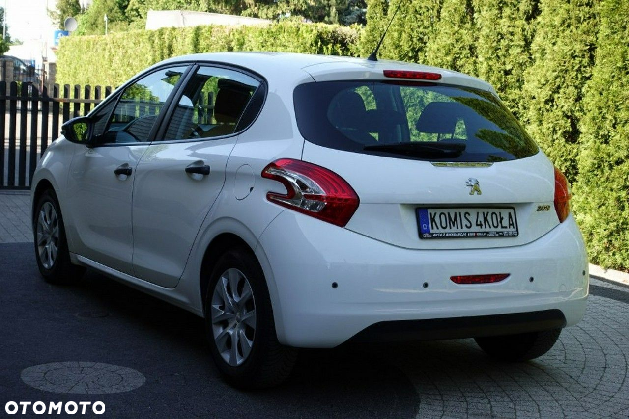 Peugeot 208 - 5