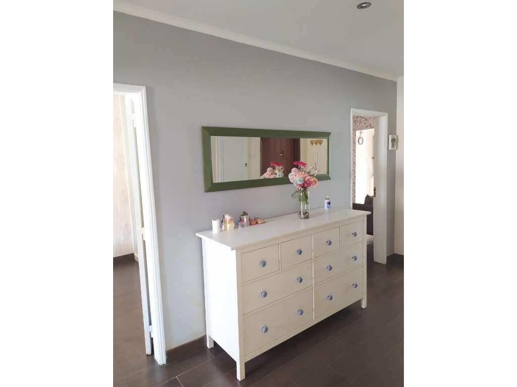 T2 remodelado e semiequipado na Amadora - Grande imagem: 5/20