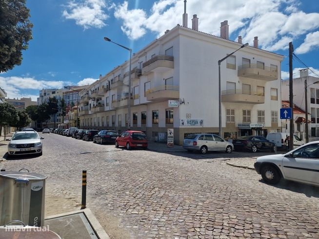 Apartamento Duplex Totalmente Remodelado na Costa da Caparica-43