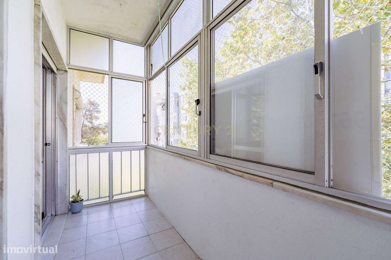 Apartamento T2 na Quinta do Rouxinol, Corroios-12