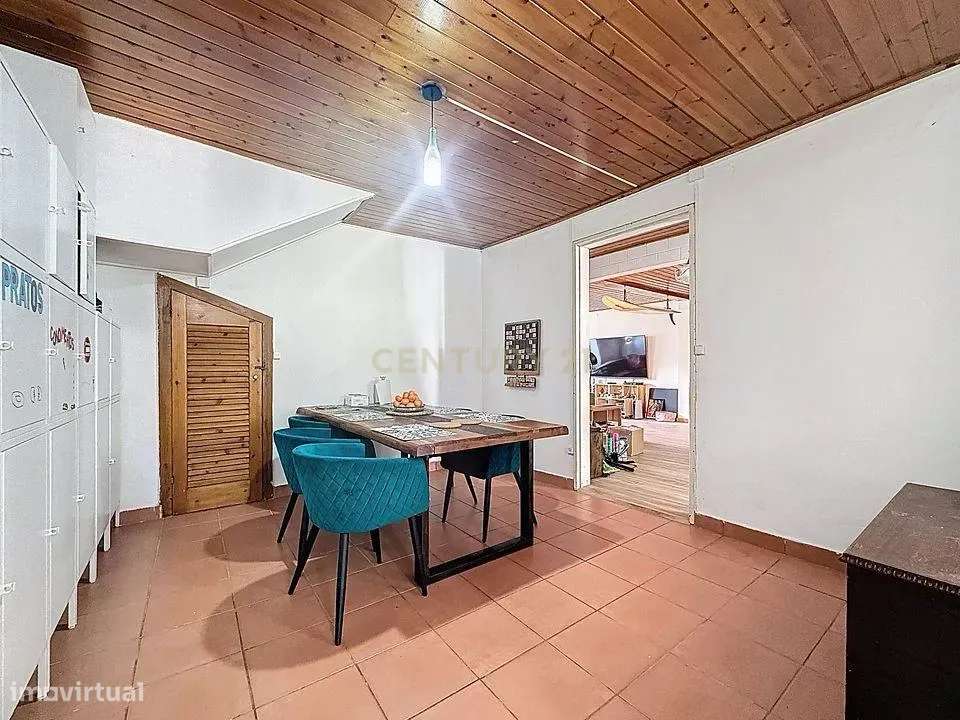 Moradia Única na Vila da Povoação – Um Verdadeiro Miradouro!-8