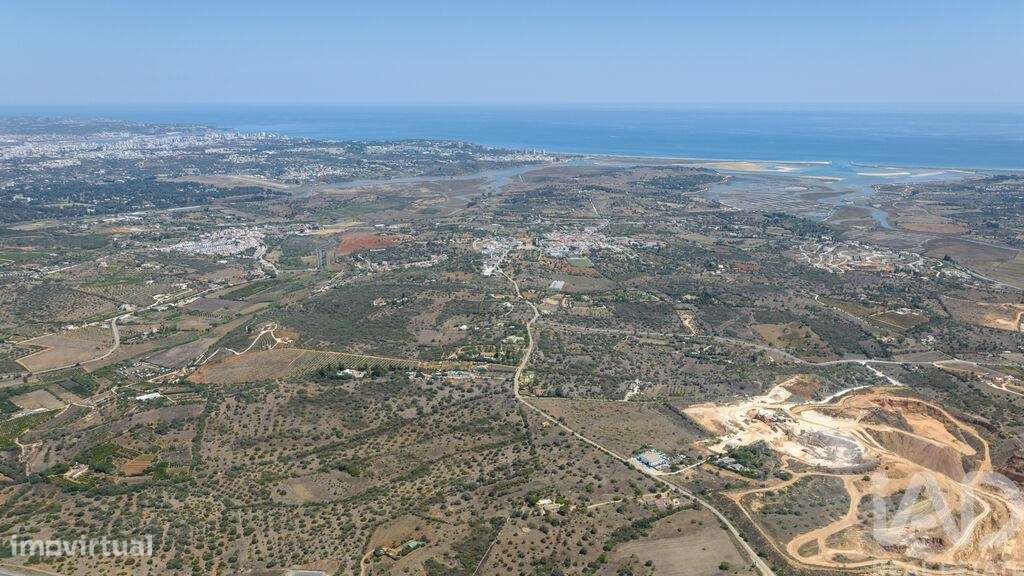 Terreno T4 em Mexilhoeira Grande de 236,00 m2 - Grande imagem: 2/21