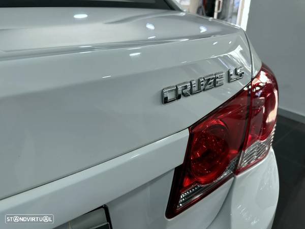 Chevrolet Cruze 1.6 LS - 17