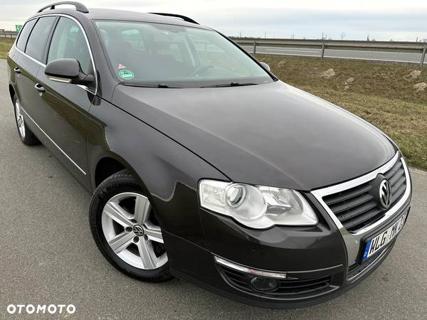 Volkswagen Passat - 25