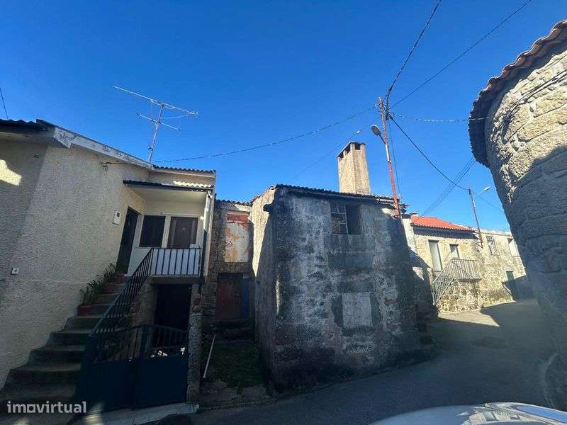 Moradias para restaurar - Grande imagem: 4/11