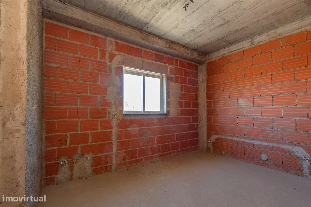 Moradia T4 em Construção em Vale Flores - Feijó Almada-30