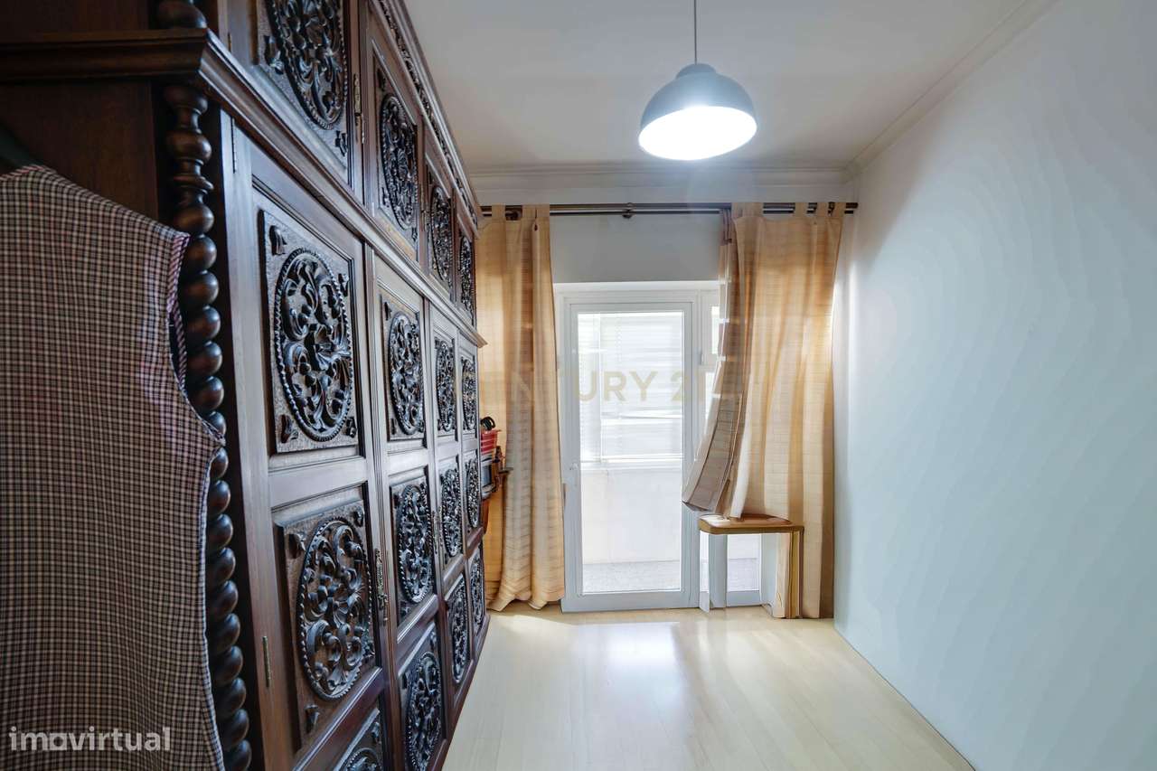 Apartamento T3 pleno de luminosidade em zona premium de Benfica-18