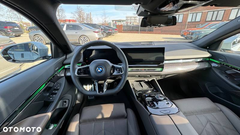 BMW i5 - 19