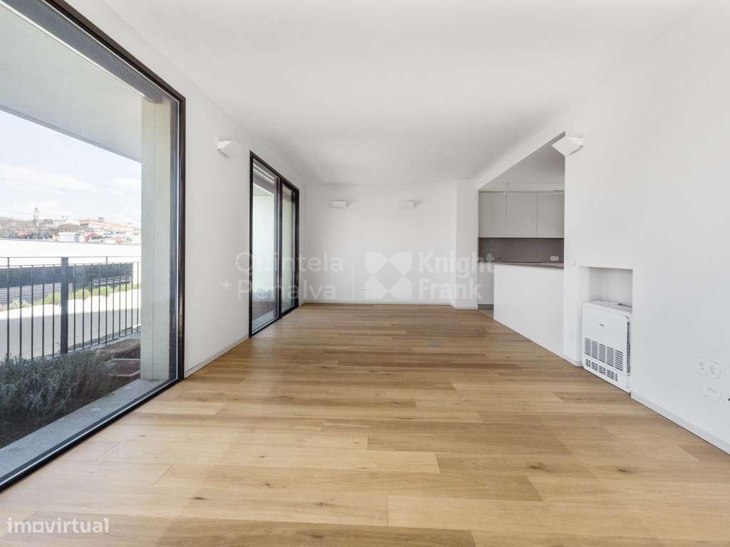 Apartamento T2 duplex para venda em Vila Nova de Gaia - Grande imagem: 2/18