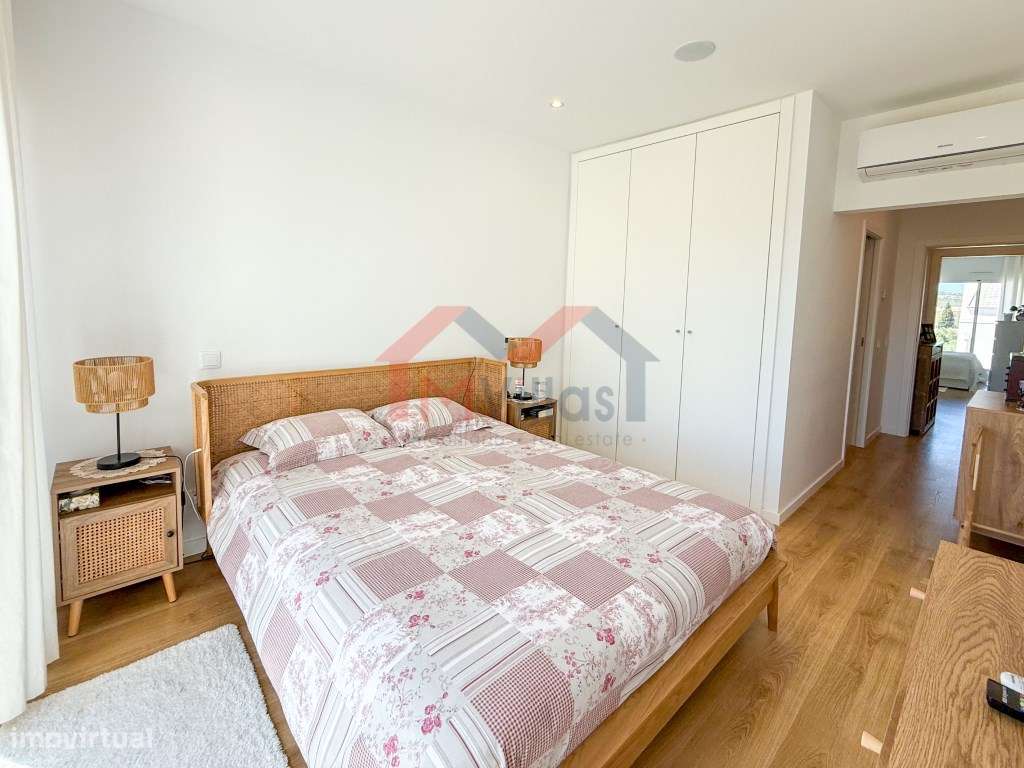 Apartamento T3 com terraço e 2 lugares de garagem no centro- São Br...-12