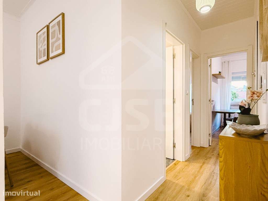 T2 Moderno, Muita Luz Natural | Prédio Renovado em 2021 | Montijo-10