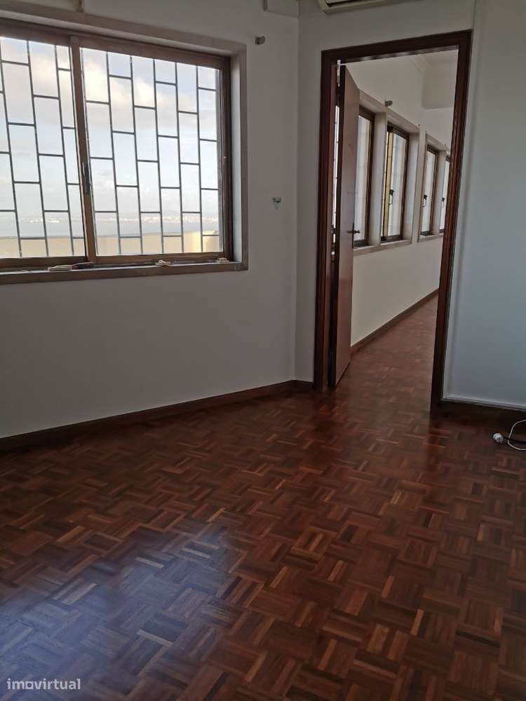 Aluga-se Escritório Atelier/Estúdio, terraço comum 360º - Grande imagem: 2/16